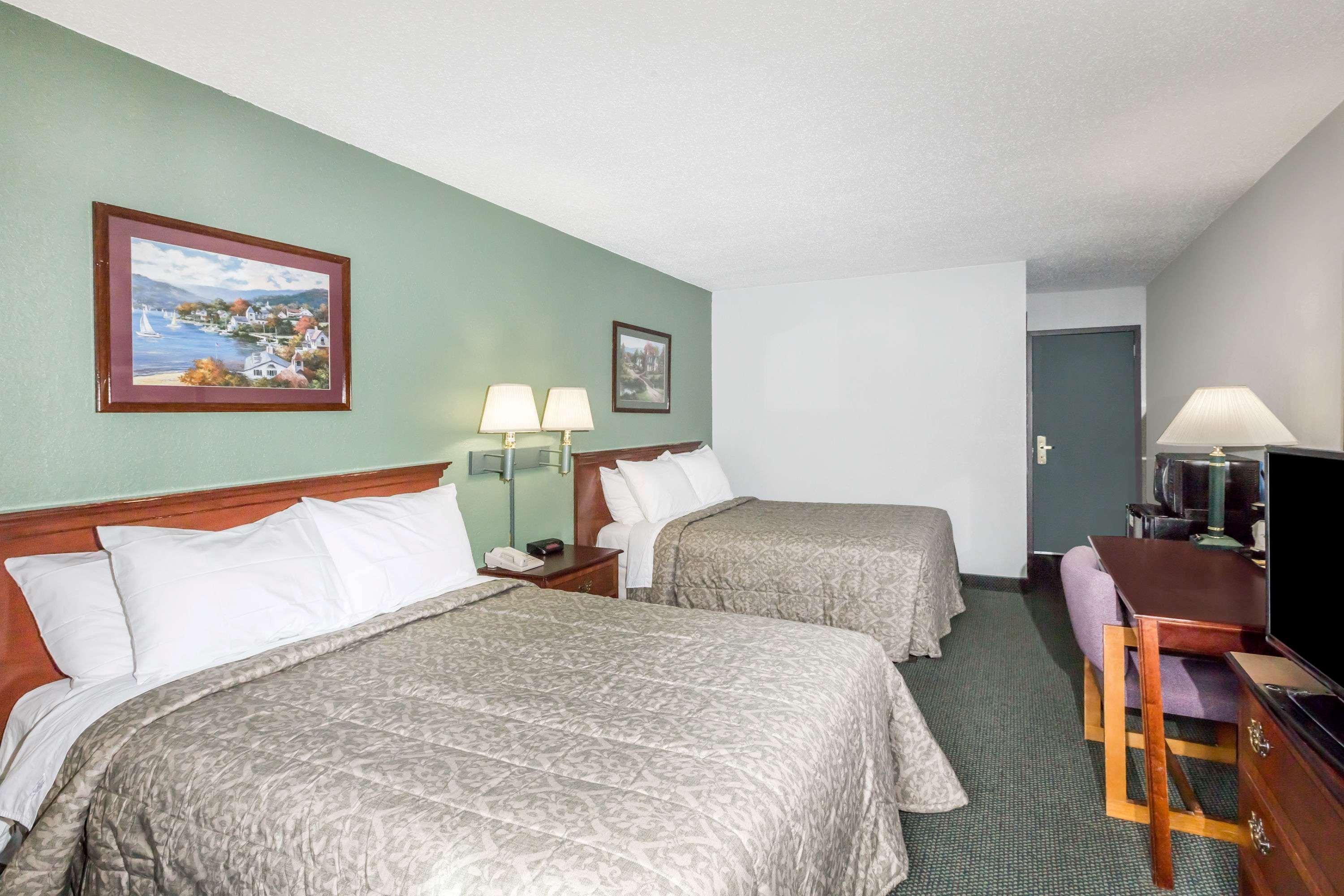 Fairbridge Inn Express Найак Экстерьер фото