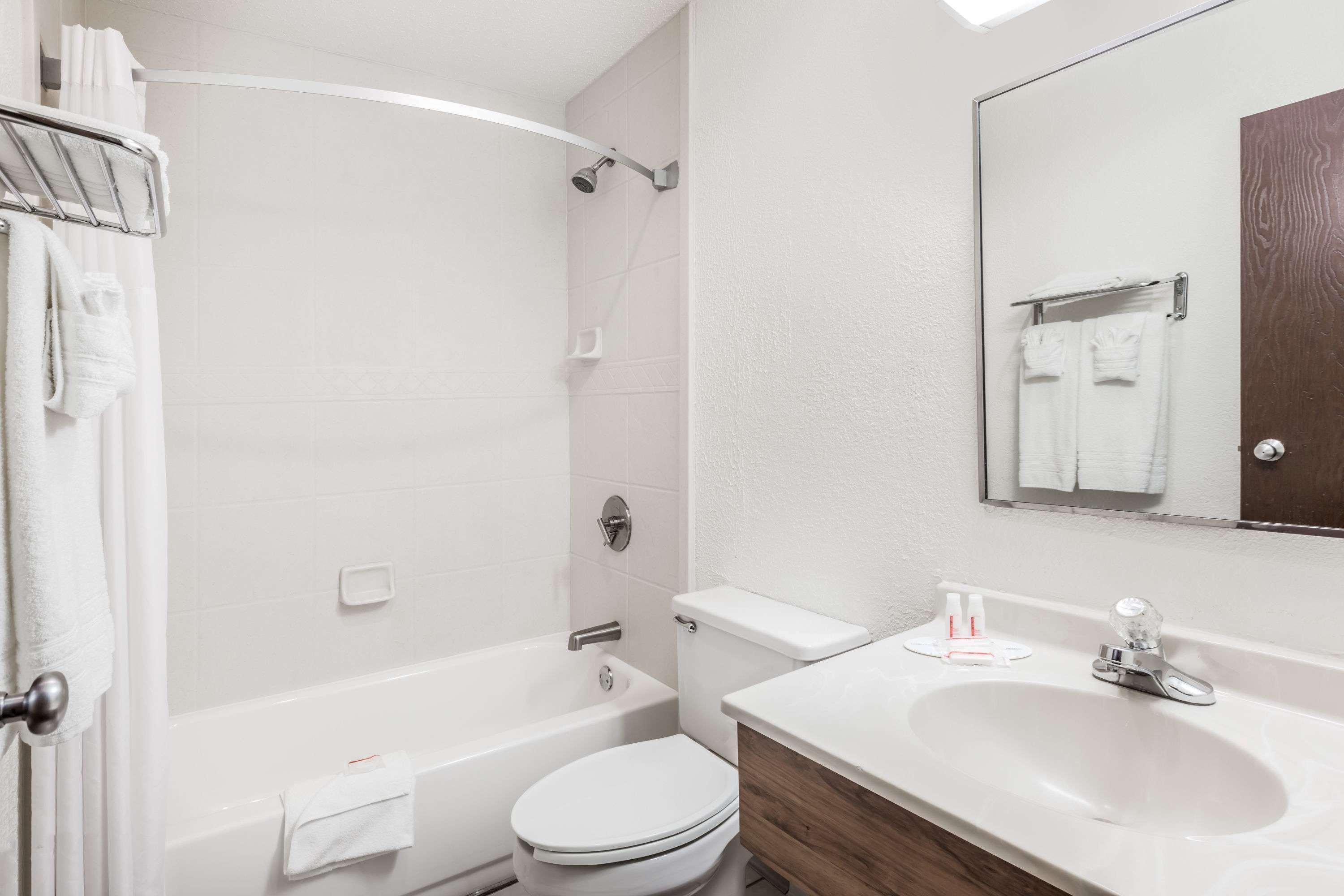Fairbridge Inn Express Найак Экстерьер фото