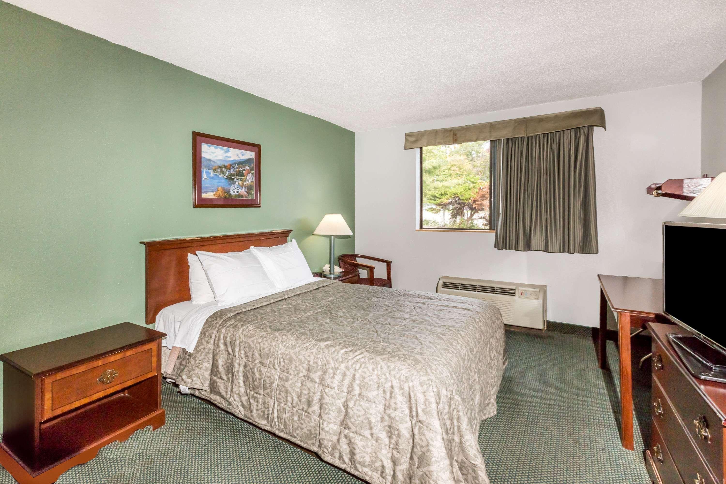 Fairbridge Inn Express Найак Экстерьер фото