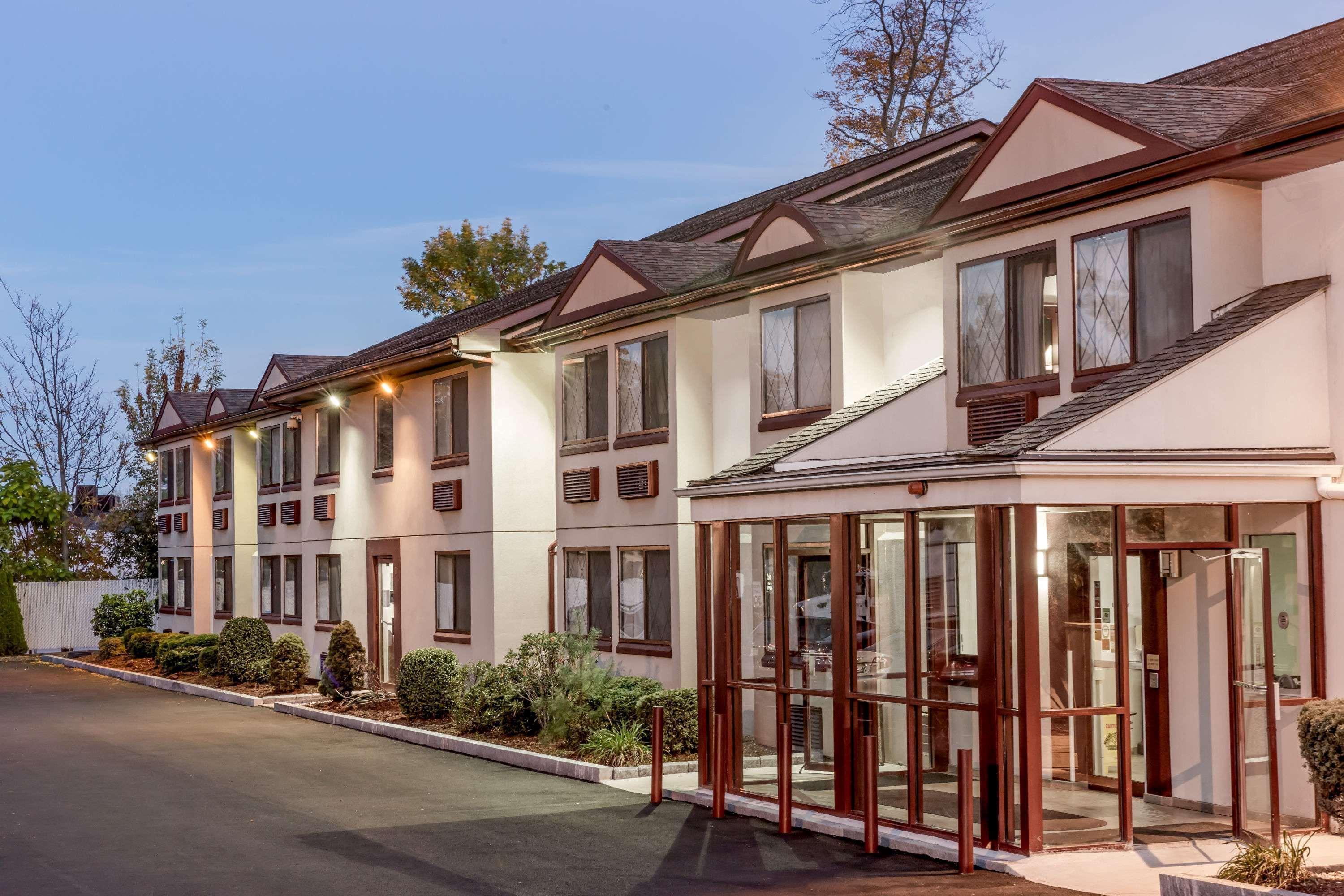 Fairbridge Inn Express Найак Экстерьер фото