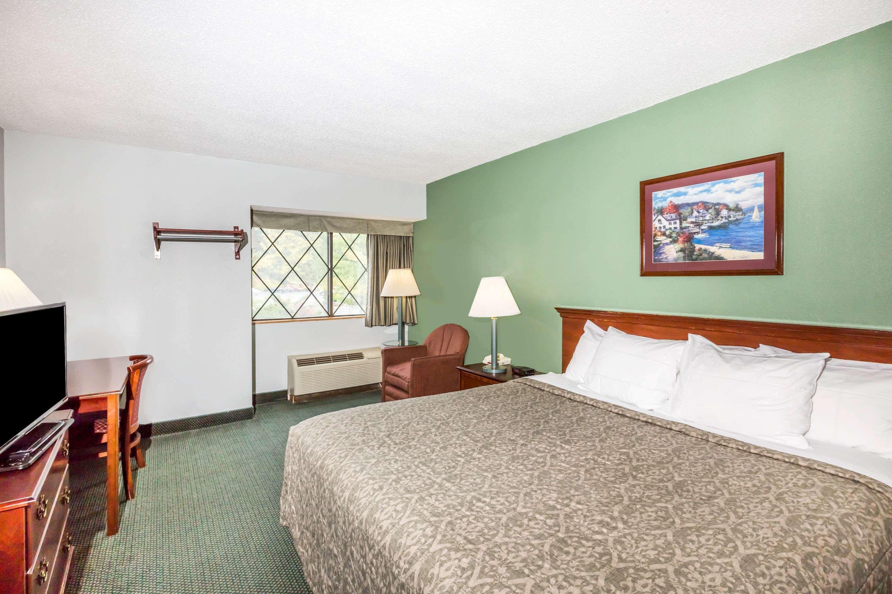 Fairbridge Inn Express Найак Экстерьер фото