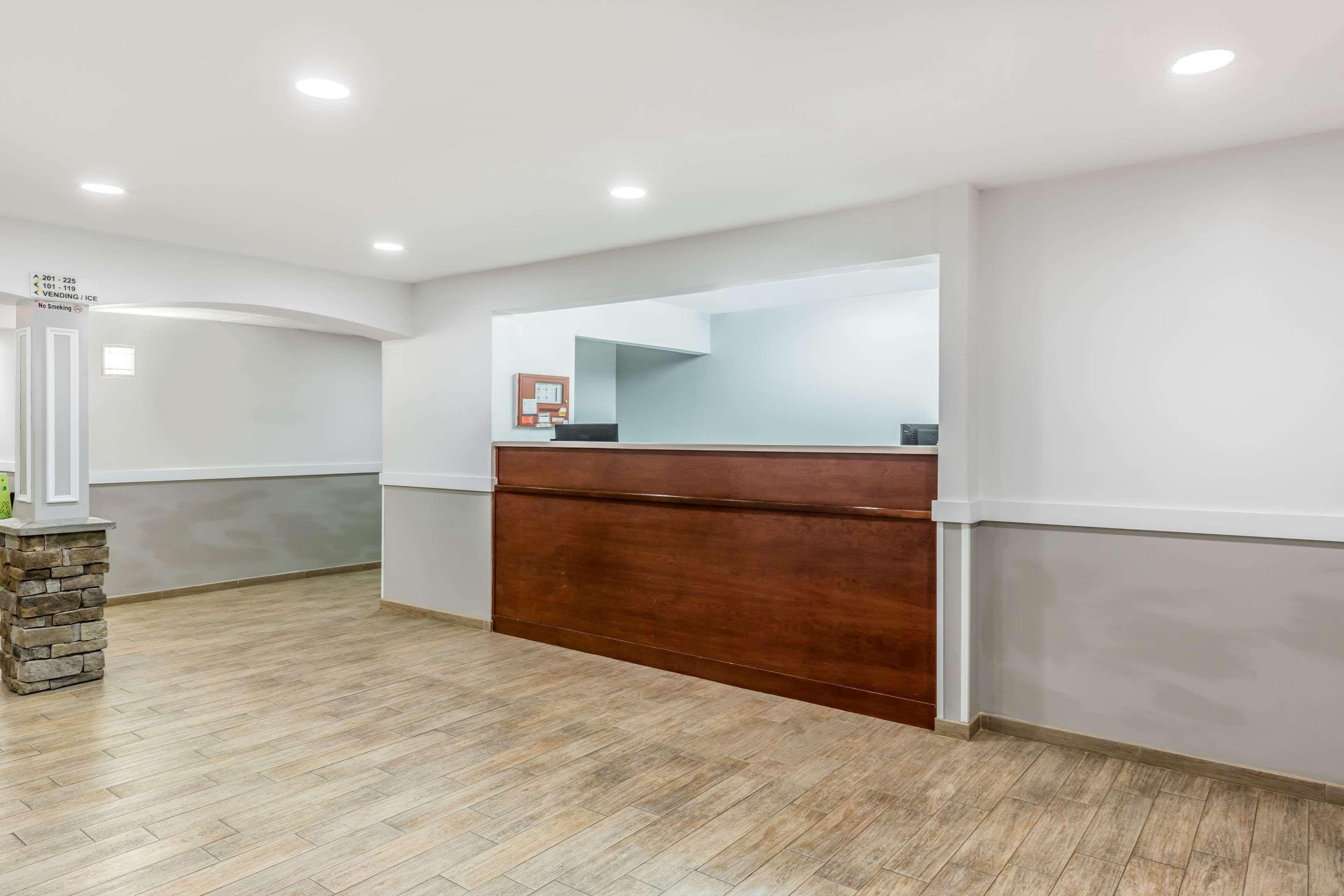 Fairbridge Inn Express Найак Экстерьер фото